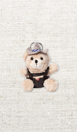wallpach schluesselanhaenger teddy in tracht